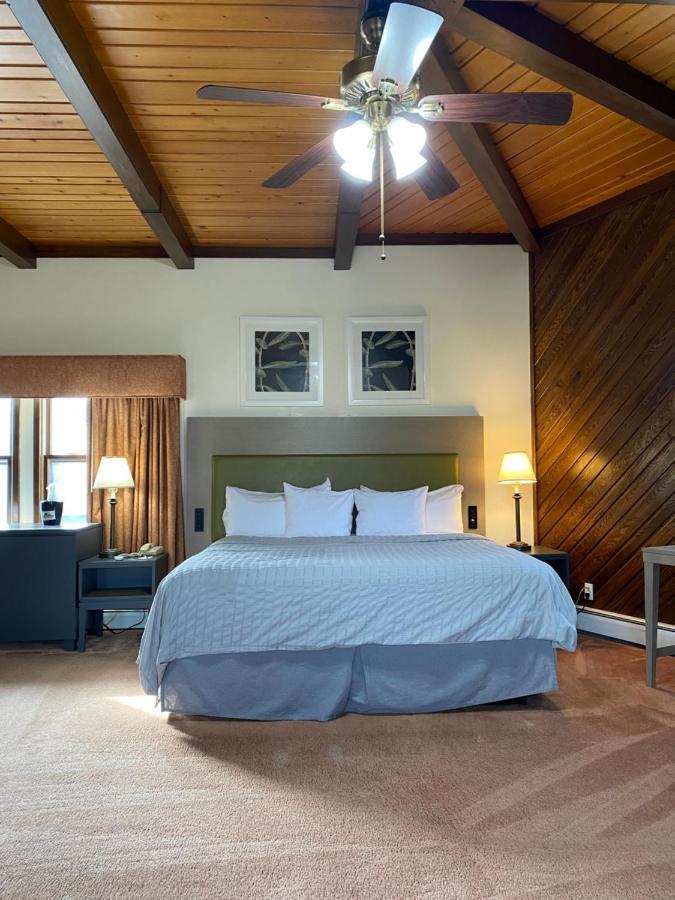 Pictured Rocks Inn And Suites Munising Exteriör bild