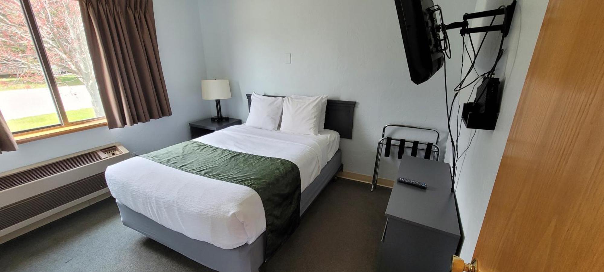 Pictured Rocks Inn And Suites Munising Exteriör bild