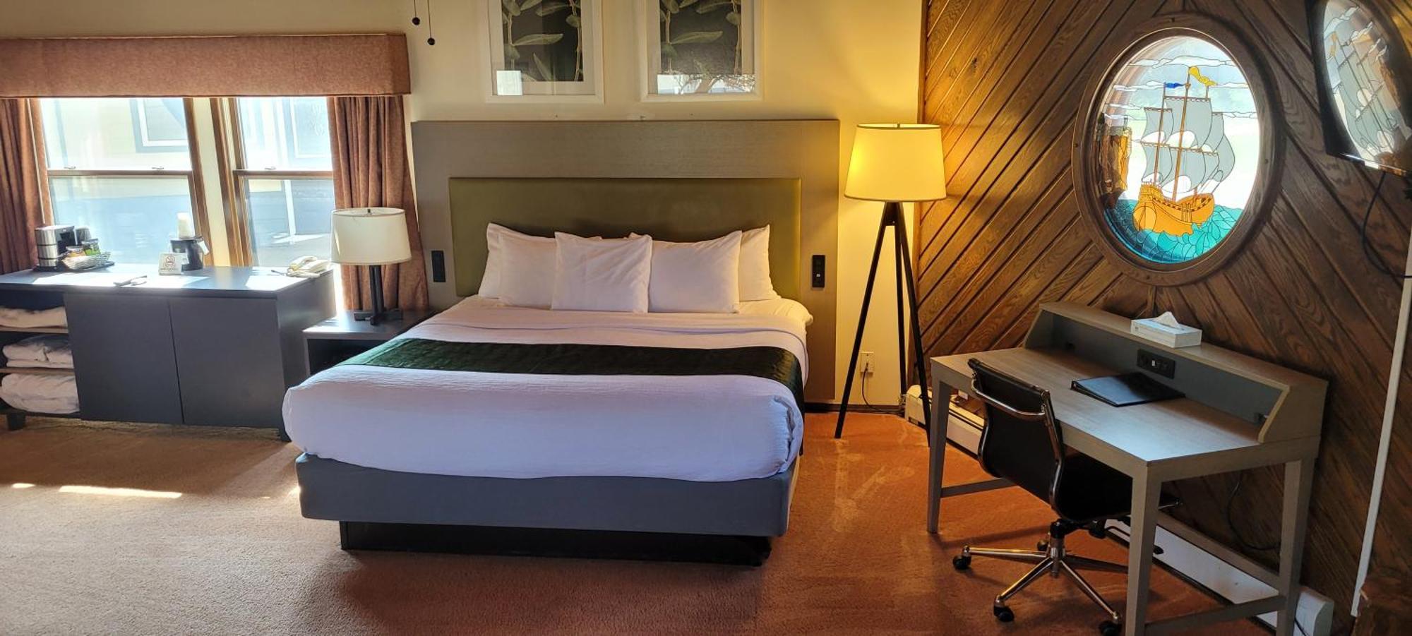 Pictured Rocks Inn And Suites Munising Exteriör bild