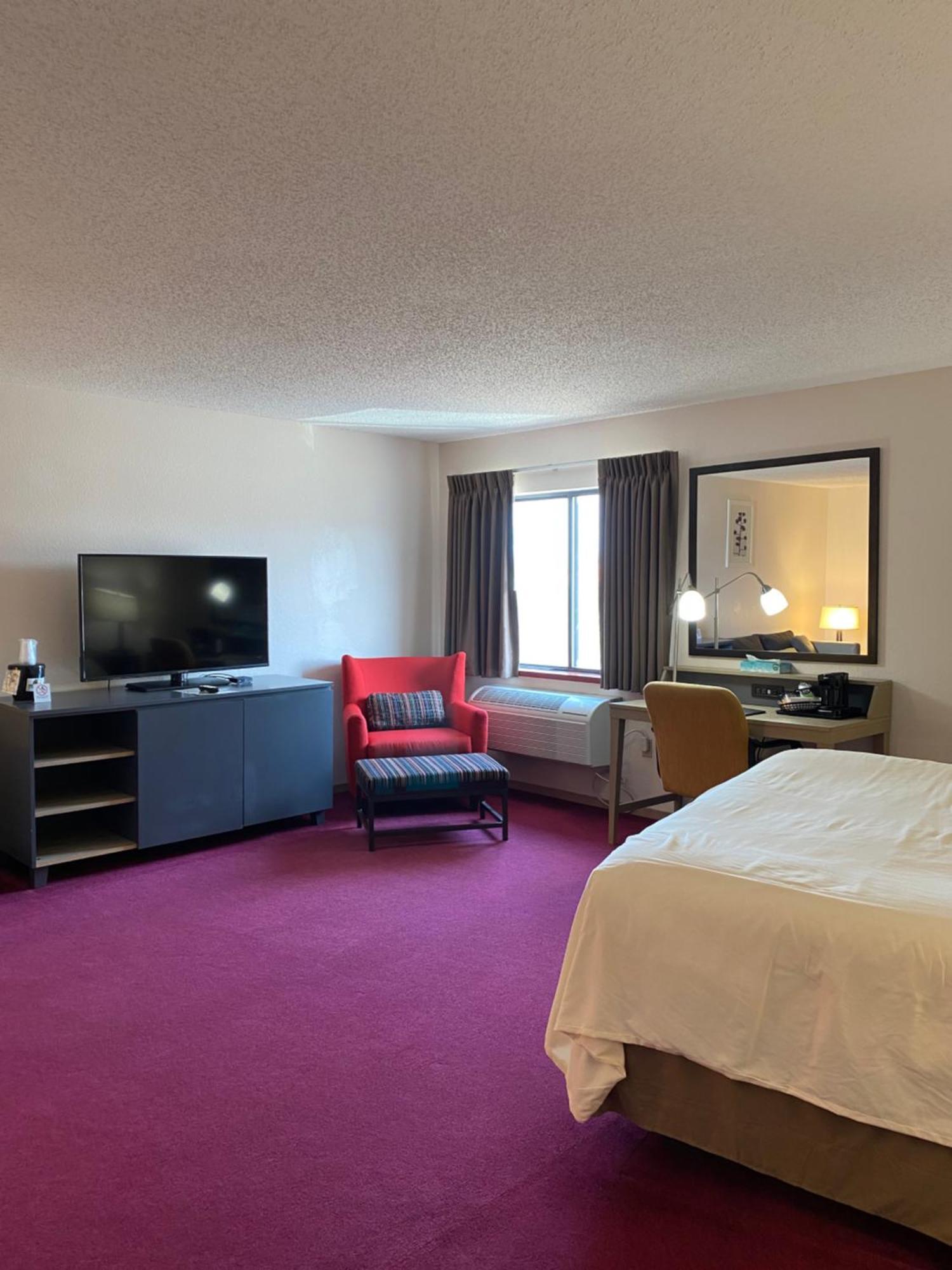 Pictured Rocks Inn And Suites Munising Exteriör bild